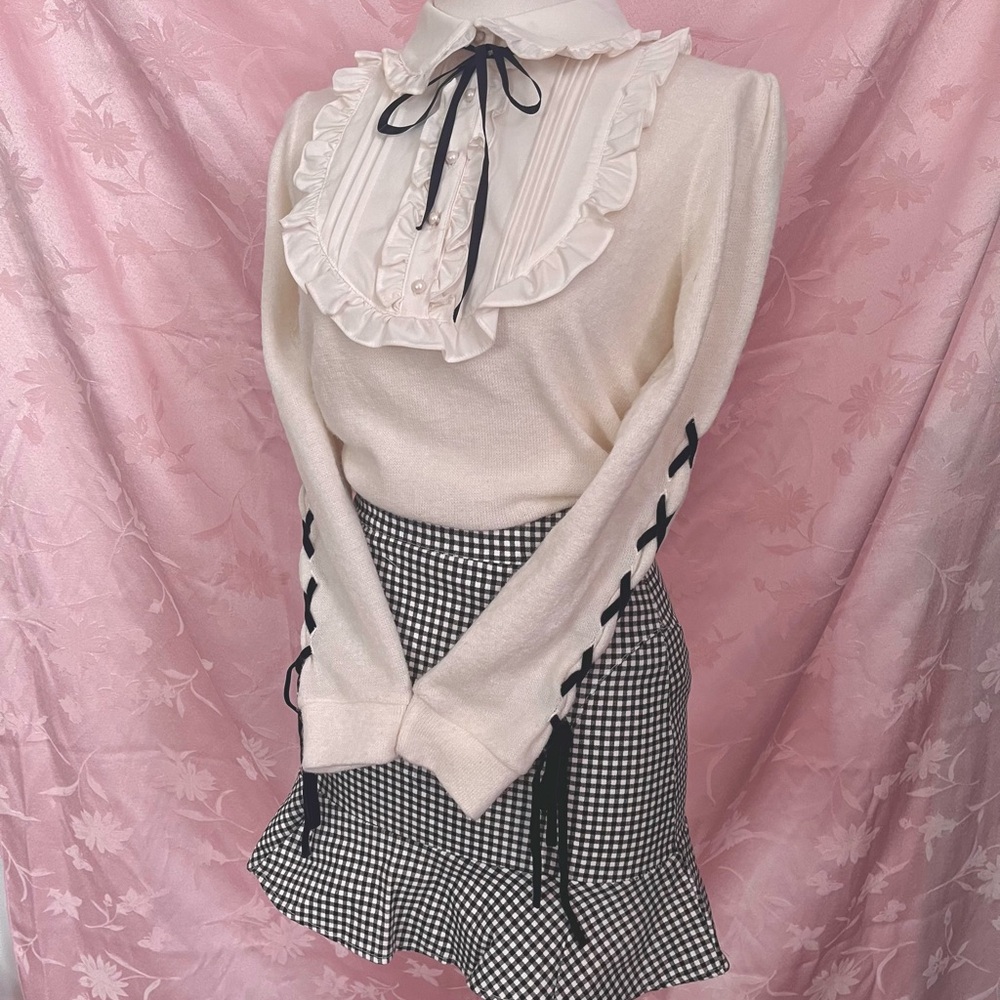 **MOVING SALE** Ank Rouge tie sleeves sweater